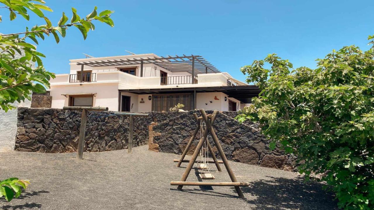 Preciosa Casa Cristian Y Maria Con Piscina Privada Villa Tias Ngoại thất bức ảnh